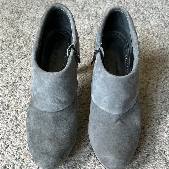 Adrienne Vittadini Gray Suede Ankle Booties Womens 8.5 - Picture 6 of 7